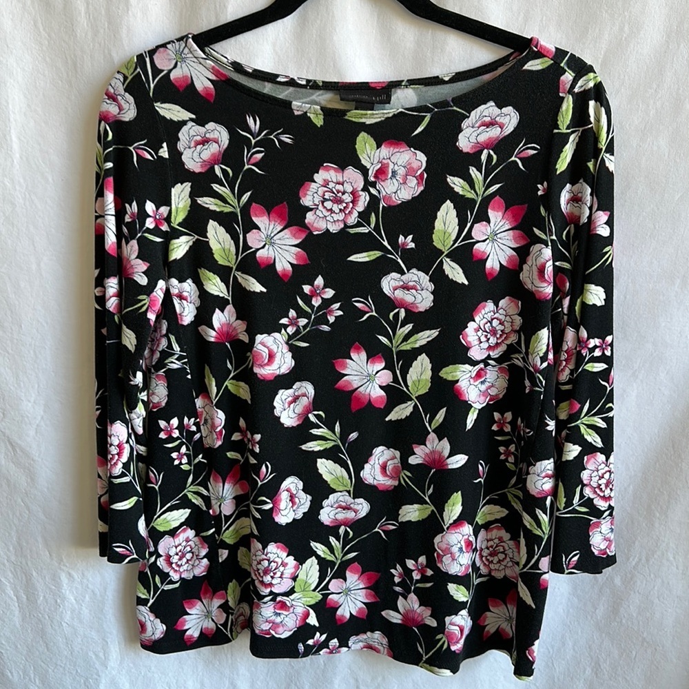 J. Jill black with floral print 3/4-sleeve stretchy top